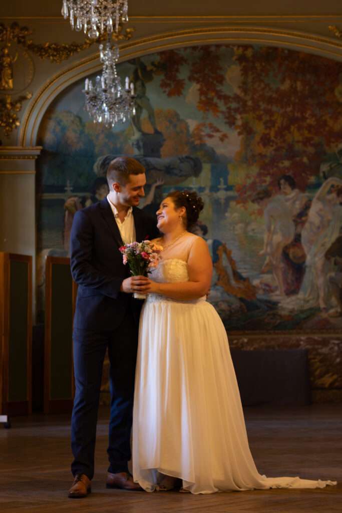 Mariage civil Amanda François Toulouse Capitole naturel élégant photographe mariée marié jeune couple