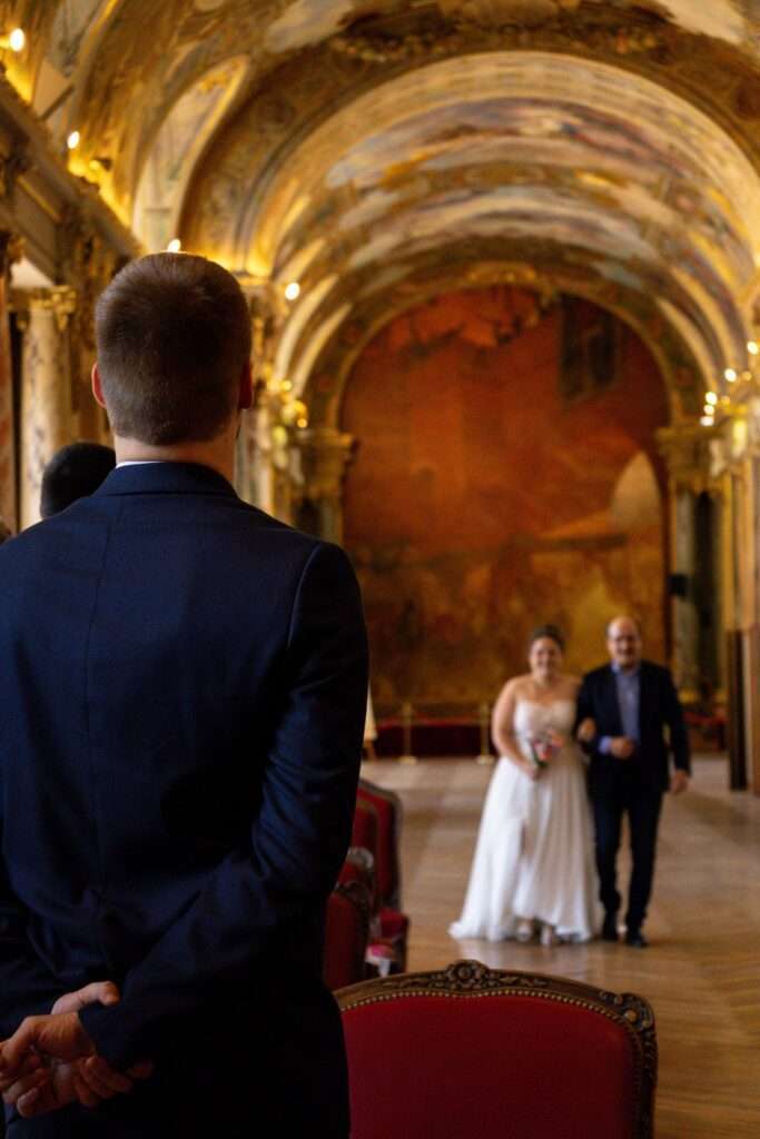 Mariage civil Amanda François Toulouse Capitole naturel élégant photographe mariée marié jeune couple