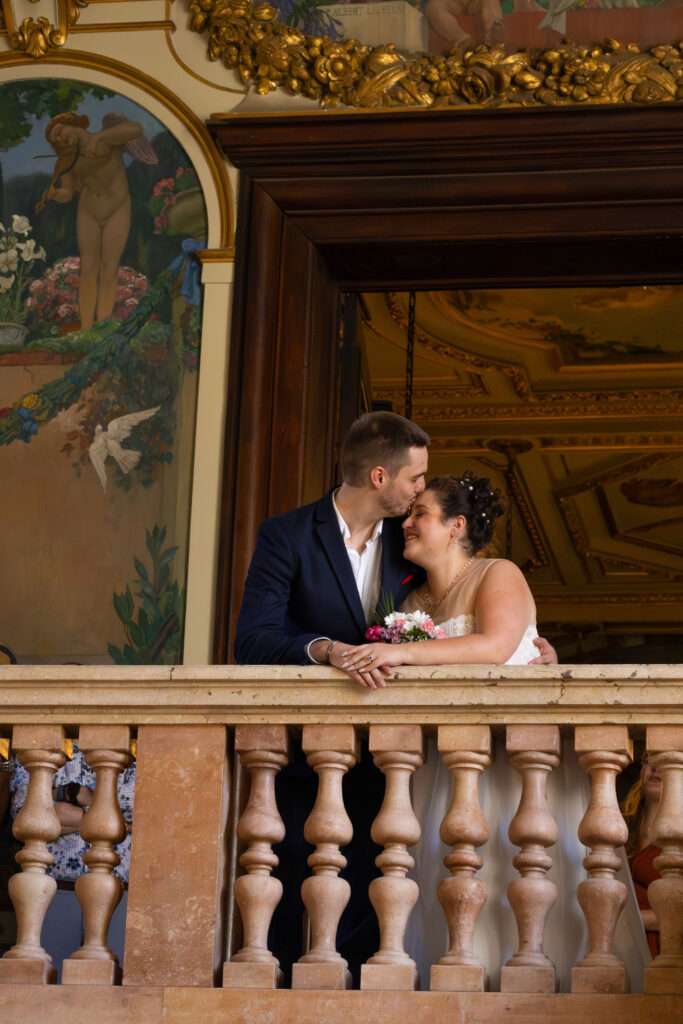 Mariage civil Amanda François Toulouse Capitole naturel élégant photographe mariée marié jeune couple