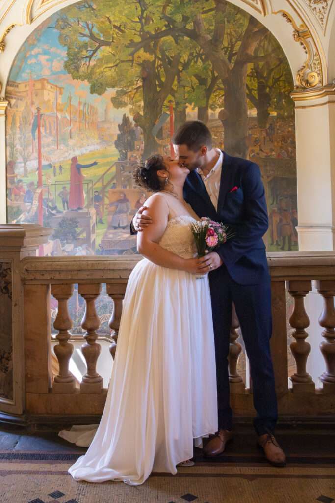 Mariage civil Amanda François Toulouse Capitole naturel élégant photographe mariée marié jeune couple