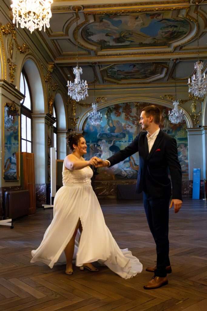Mariage civil Amanda François Toulouse Capitole naturel élégant photographe mariée marié jeune couple