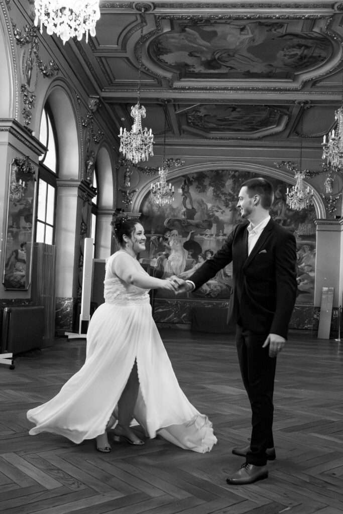 Mariage civil Amanda François Toulouse Capitole naturel élégant photographe mariée marié jeune couple