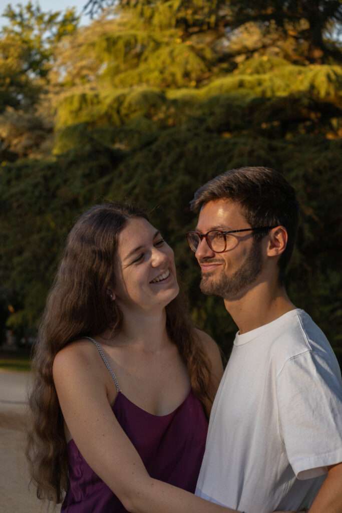 couple complice toulouse séance photo jardin des plantes nature