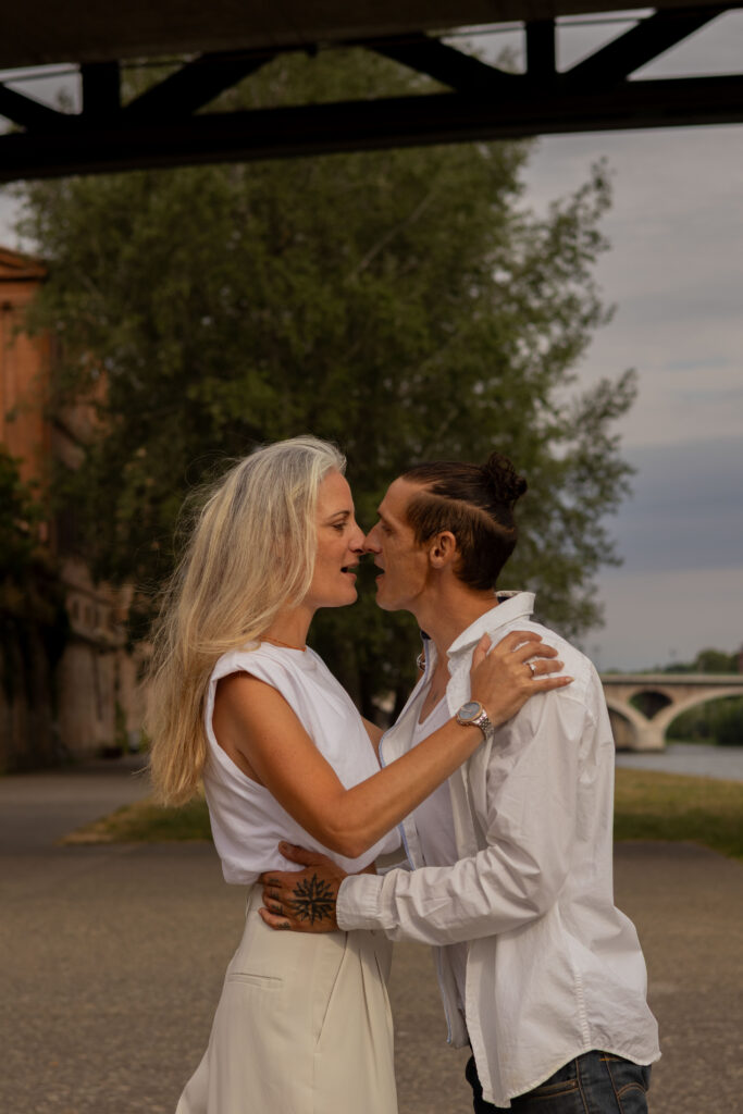 couple toulouse photo place saint-pierre amour quai complicité