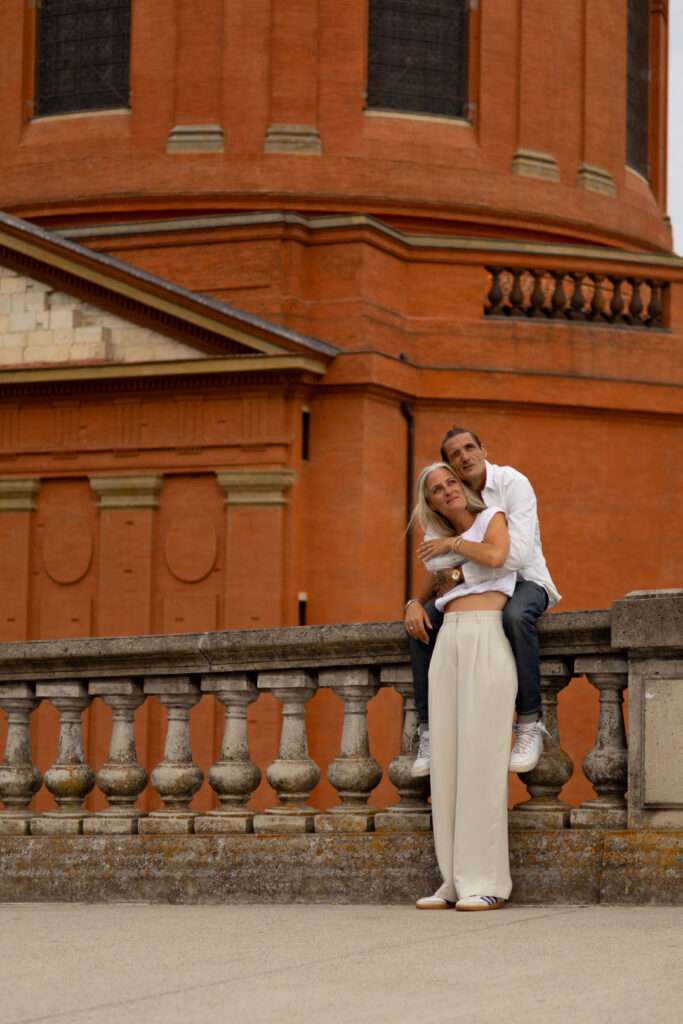 couple toulouse photo place saint-pierre amour quai complicité câlin